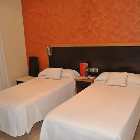 马格达莱纳富恩特酒店 2*