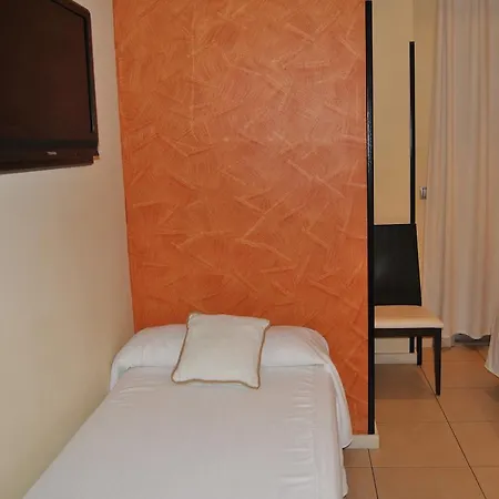 招待所 马格达莱纳富恩特酒店 2*